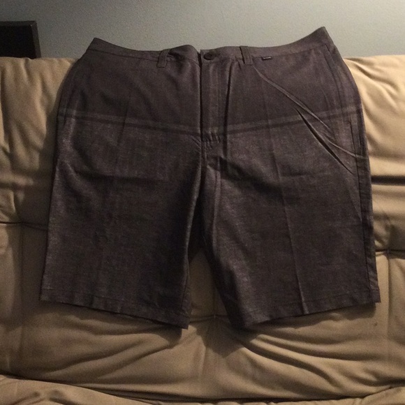 NWOT Travis Mathew Shorts - 36W - Picture 1 of 3
